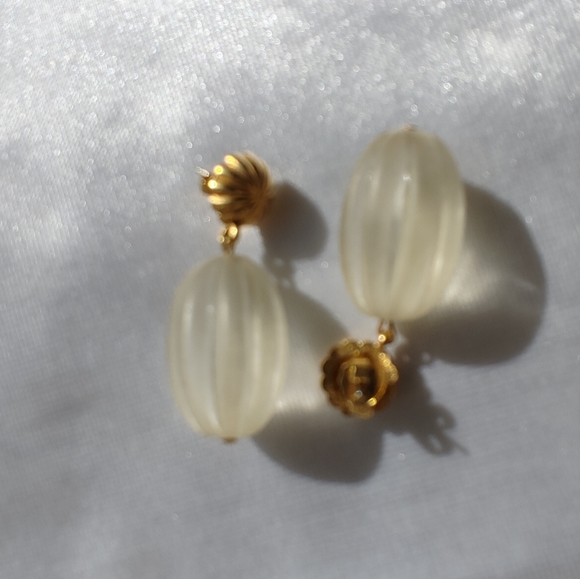 Earrings 5 PRICE DROP vintage costume pierced - Picture 6 of 6